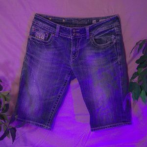 "Miss Me" blue jeans. Size: 30. Style: Bermuda/ JP5002BM-19